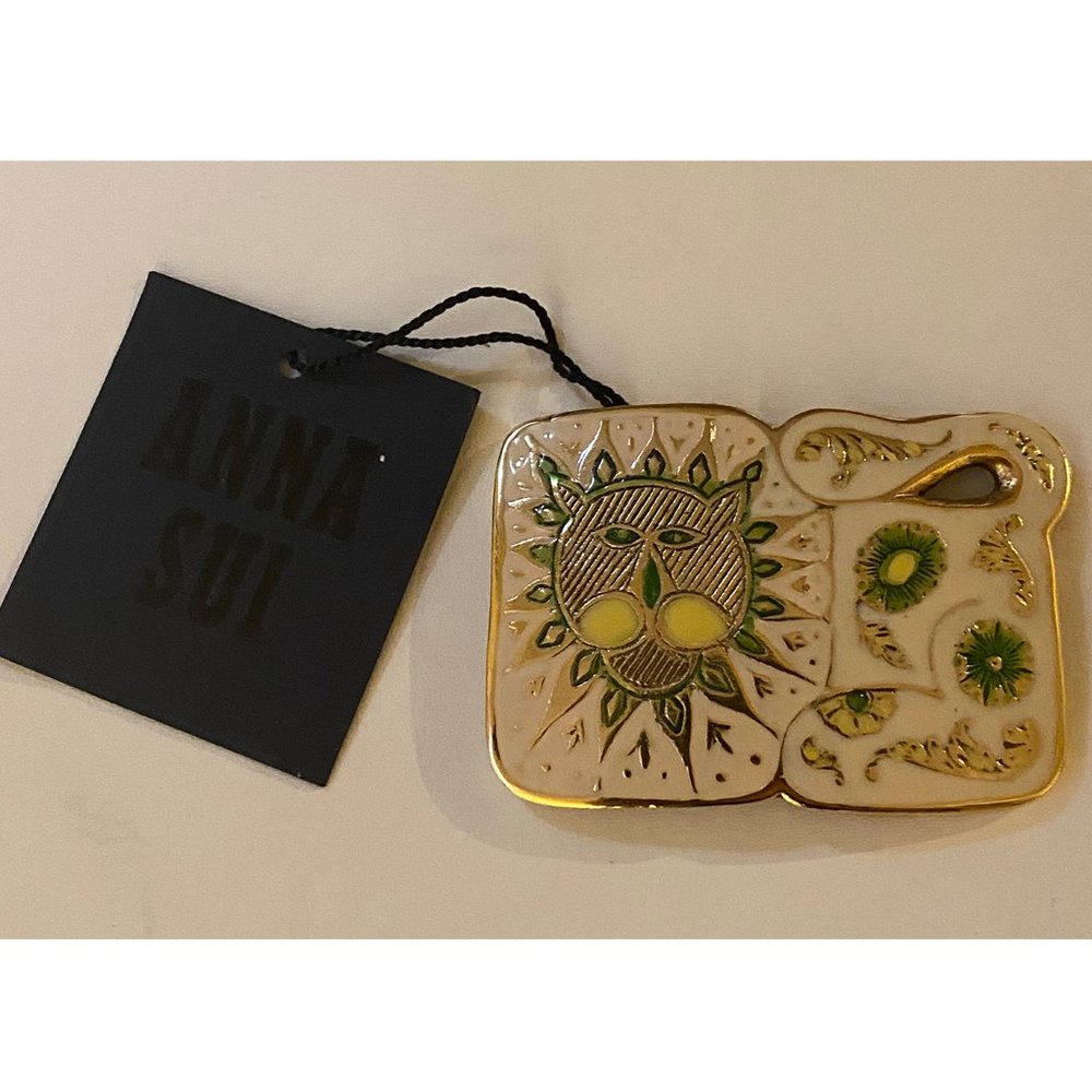 Anna Sui Pin - NWT